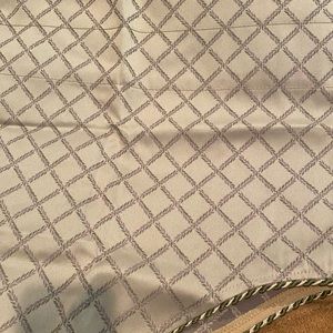 Nobility Scallop Valance